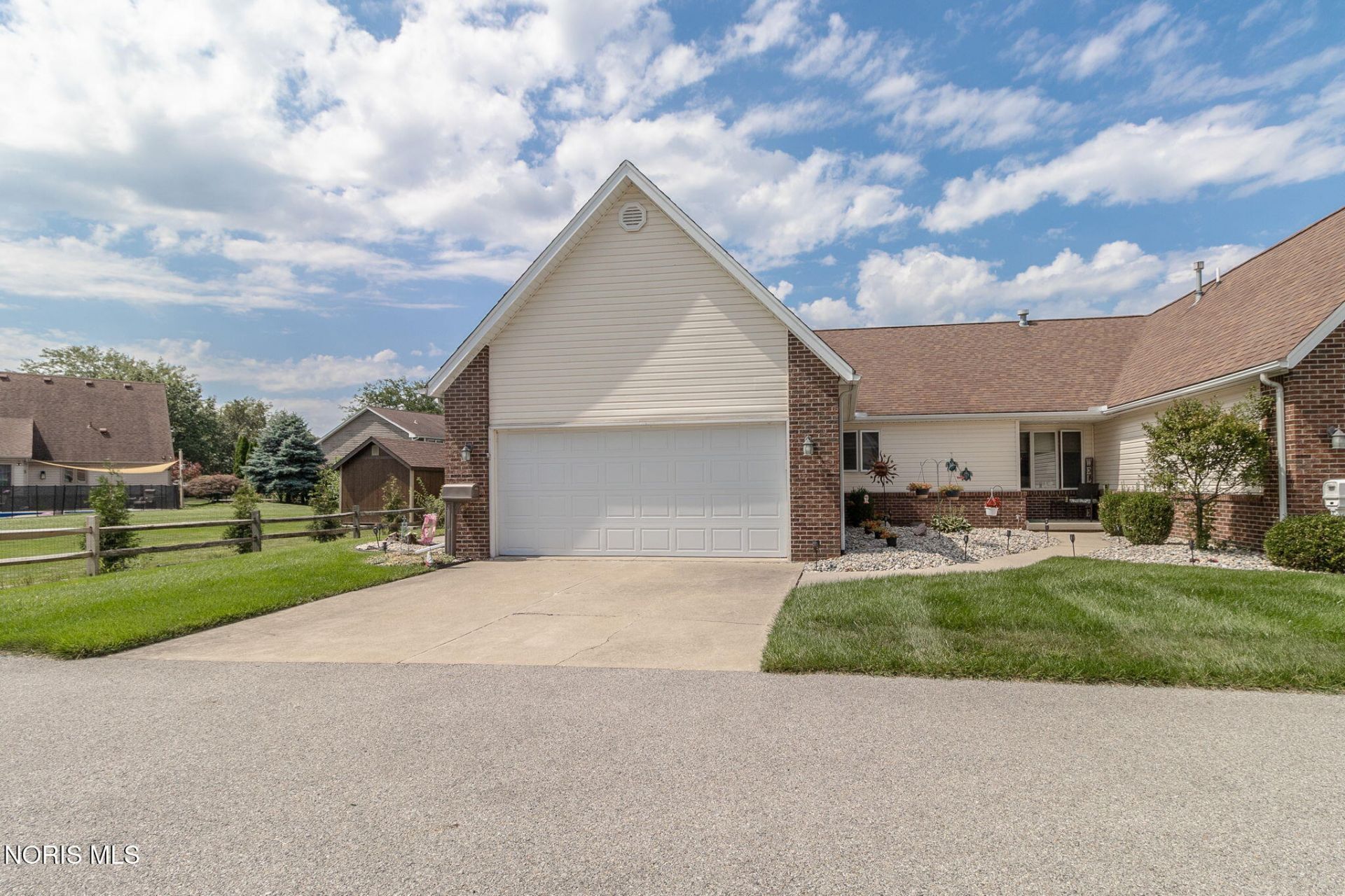 4322 Townhouse Drive, Oregon, OH 43616 Main Photo