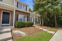 325 Kelsey Boulevard photo 4
