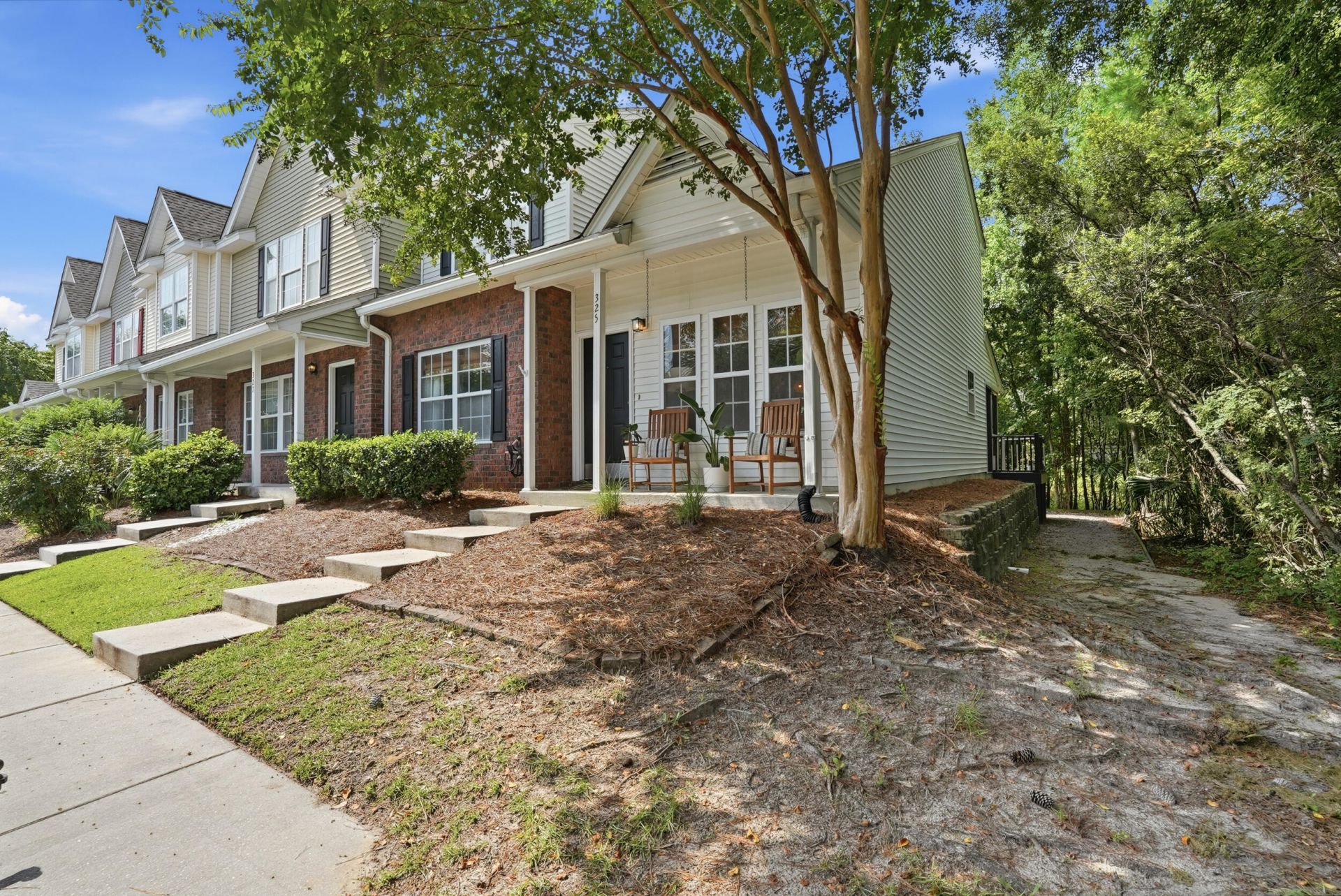 325 Kelsey Boulevard Photo 27