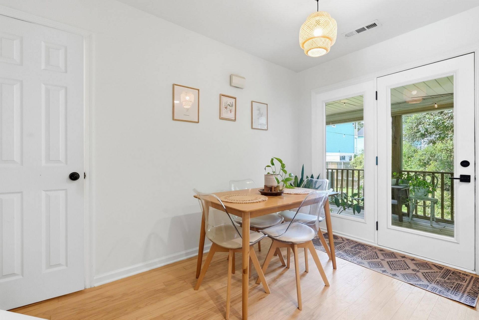 325 Kelsey Boulevard Photo 8
