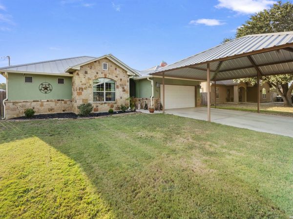 985 Boyd, Poteet, TX 78065