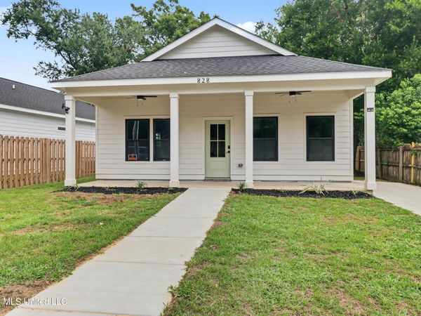 828 Regnault Avenue, Gulfport, MS 39501