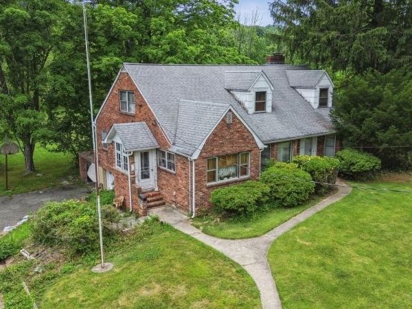 321 Saint Cloud Ave, West Orange, NJ 07052
