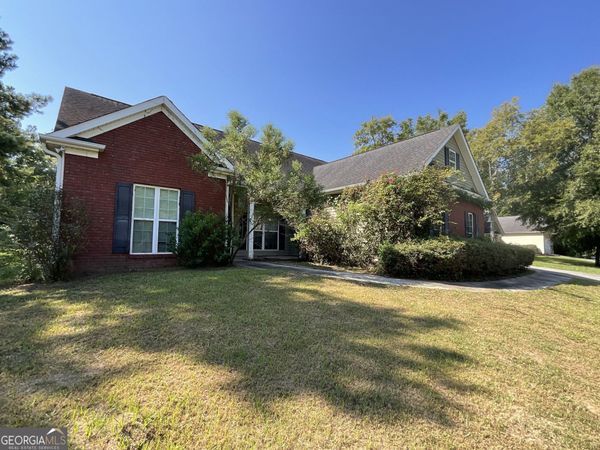 313 Pebbleridge Road NW, Milledgeville, GA 31061