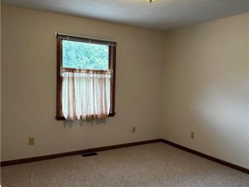 1547 Dee Anne Drive, Xenia, OH 45385 Photo 13
