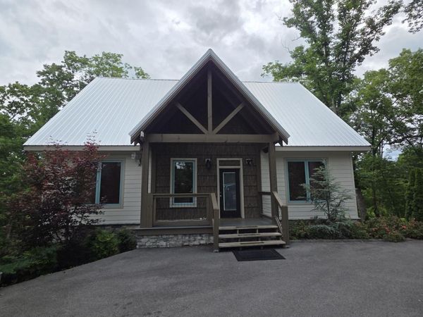 2430 Rainbow Falls Lane , Sevierville, TN 37862