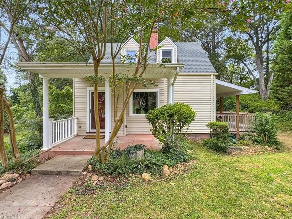 509 College Street , Eden, NC 27288