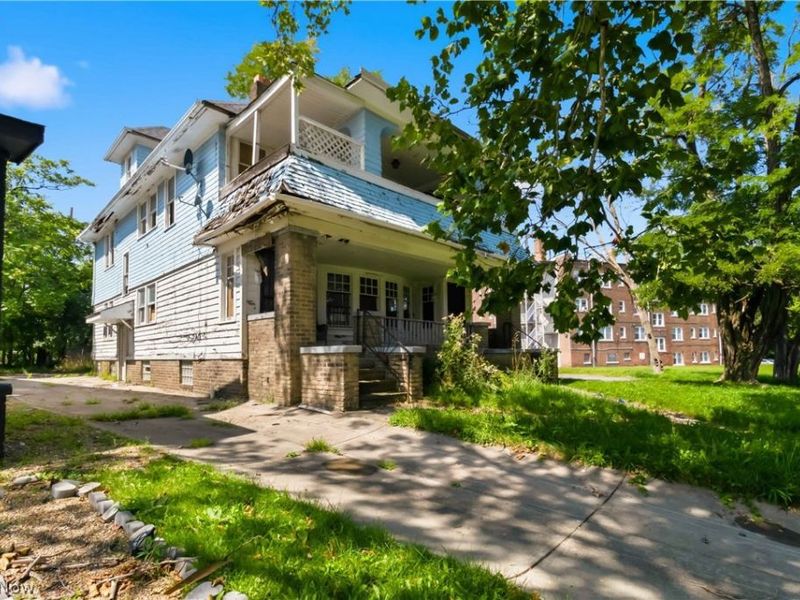 1516 Hillcrest Road, Cleveland, OH 44118 Photo 1