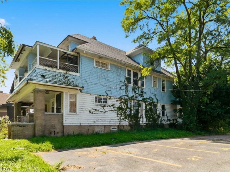 1516 Hillcrest Road, Cleveland, OH 44118 Photo 2