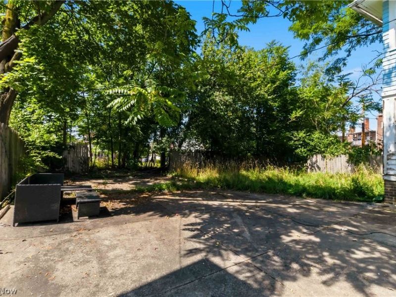 1516 Hillcrest Road, Cleveland, OH 44118 Photo 32