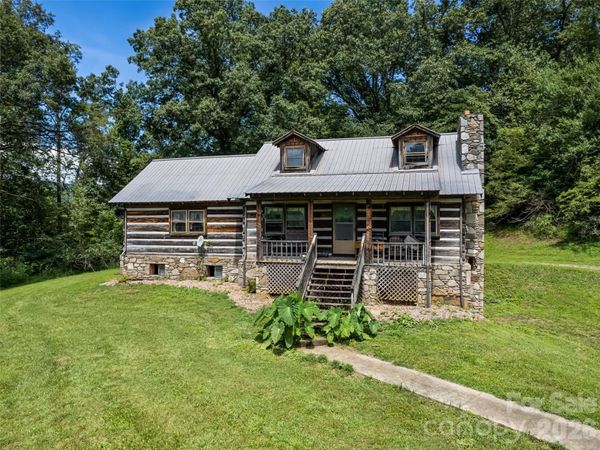 831 Qualla Road , Waynesville, NC 28785