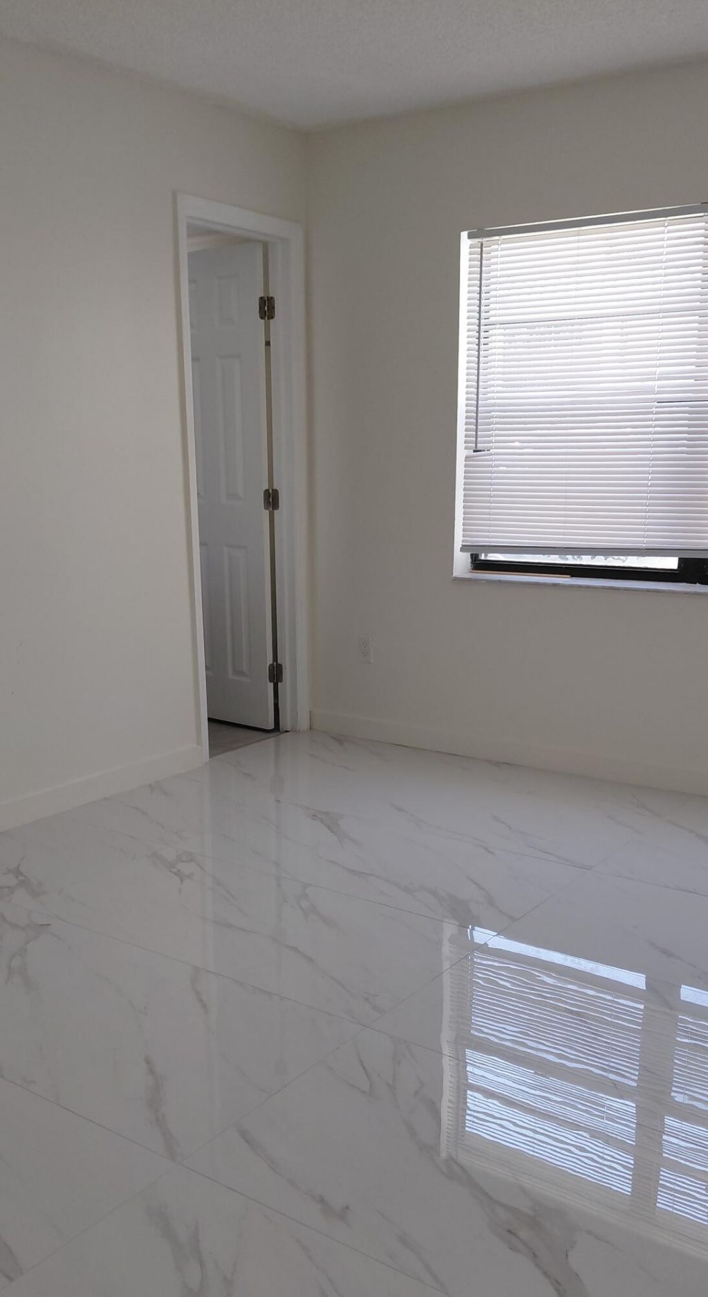 18276 Mediterranean Boulevard, Unit 4-6, Hialeah, FL 33015 Photo