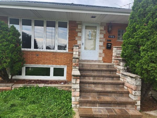 7810 Mayfield Avenue S, Unit HOUSE, Burbank, IL 60459