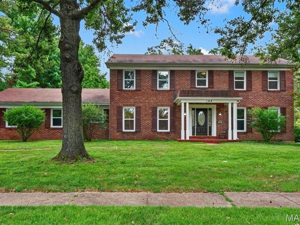 184 Gunston Hall Court , Chesterfield, MO 63017