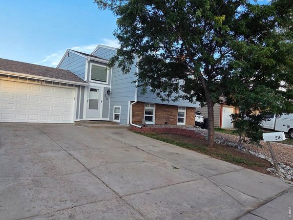 216 Jefferson Dr, Bennett, CO 80102