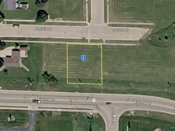 220 Danielle Dr, Randolph, WI 53956