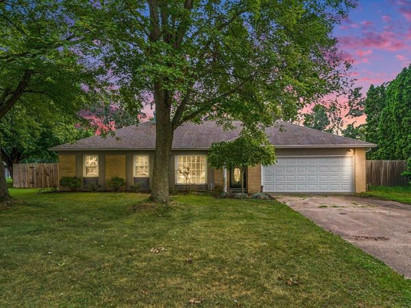 30798 Oakcrest Drive, Granger, IN 46530