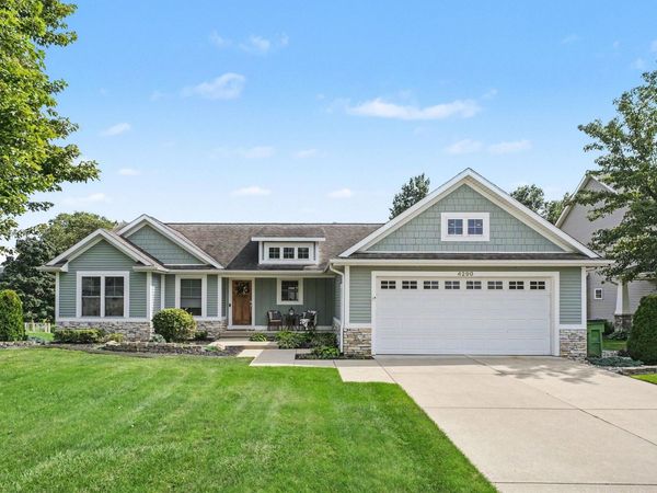 4290 Oak Meadow Drive, Hudsonville, MI 49426