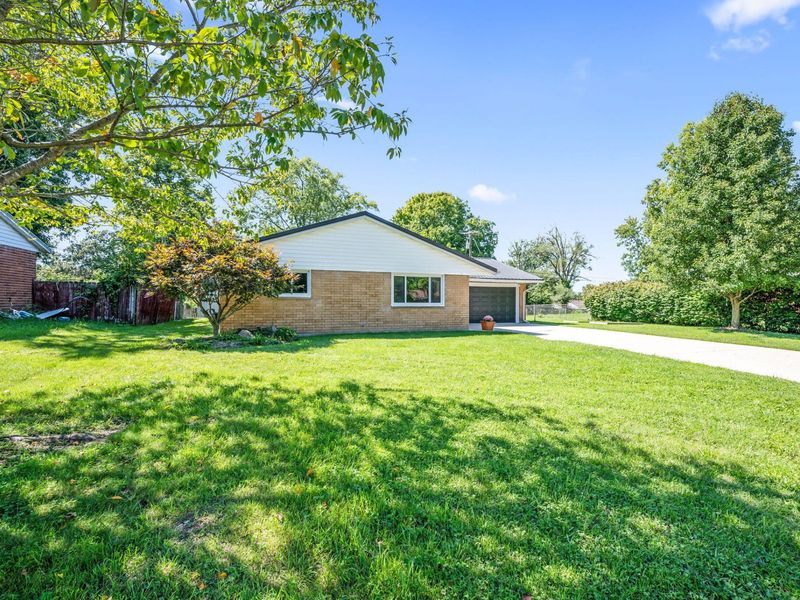 4095 Raymond Drive, Enon, OH 45323 Photo 2