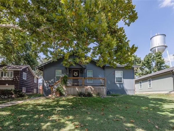 1120 Pacific Avenue, Osawatomie, KS 66064