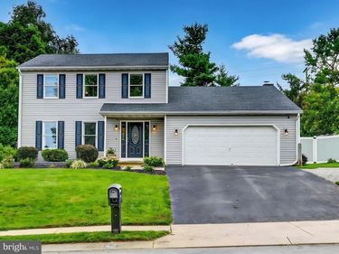 1633 RAINBOW CIRCLE, YORK, PA 17408