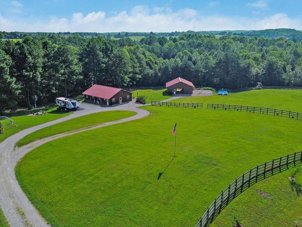 1463 Nichol Creek Drive, Jamestown, TN 38556