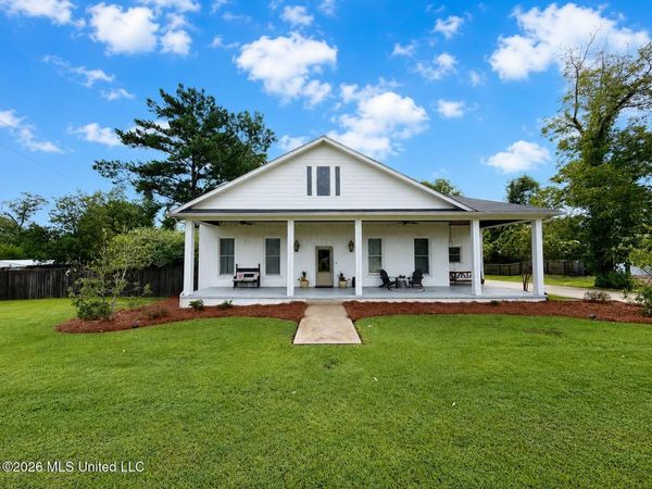 386 1st Street, Flora, MS 39071