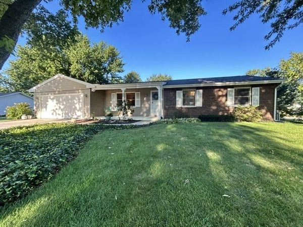 301 Westhampton Drive, Sherman, IL 62684