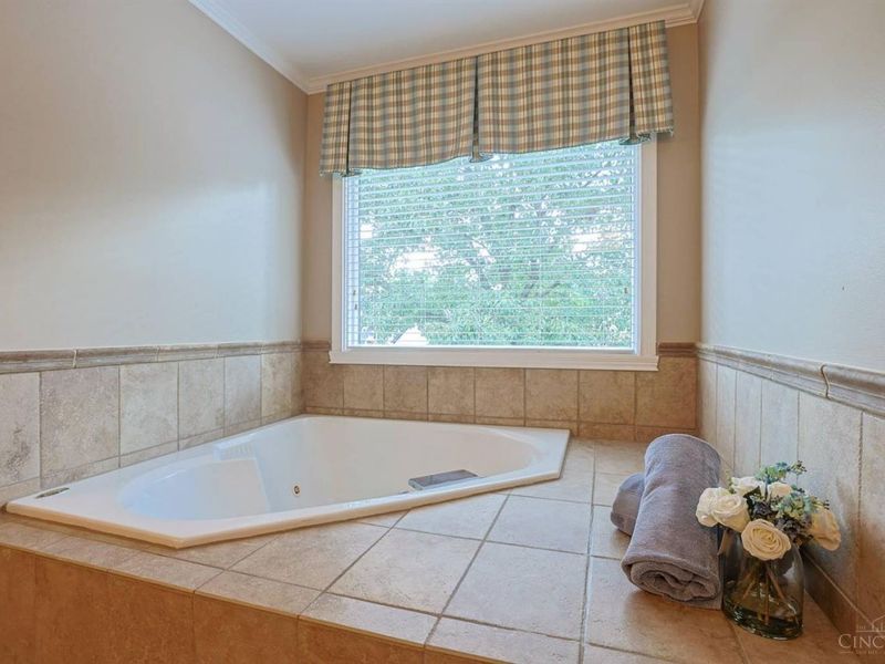 7265 Timberknoll Drive, Cincinnati, OH 45242 Photo 18