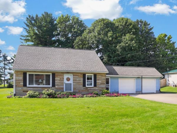11 E Mound Street, Fredericktown, OH 43019