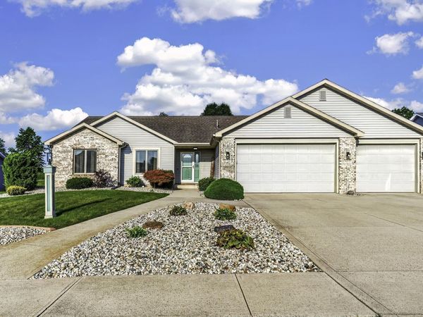 17705 Juniper Lane, Leo, IN 46765