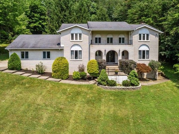 66 Laurelwood Place, Weirton, WV 26062
