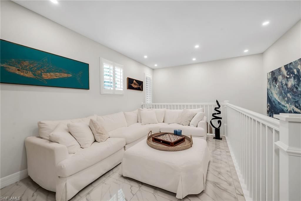 257 Indies Dr E, Unit 202, Naples, FL 34114 Photo