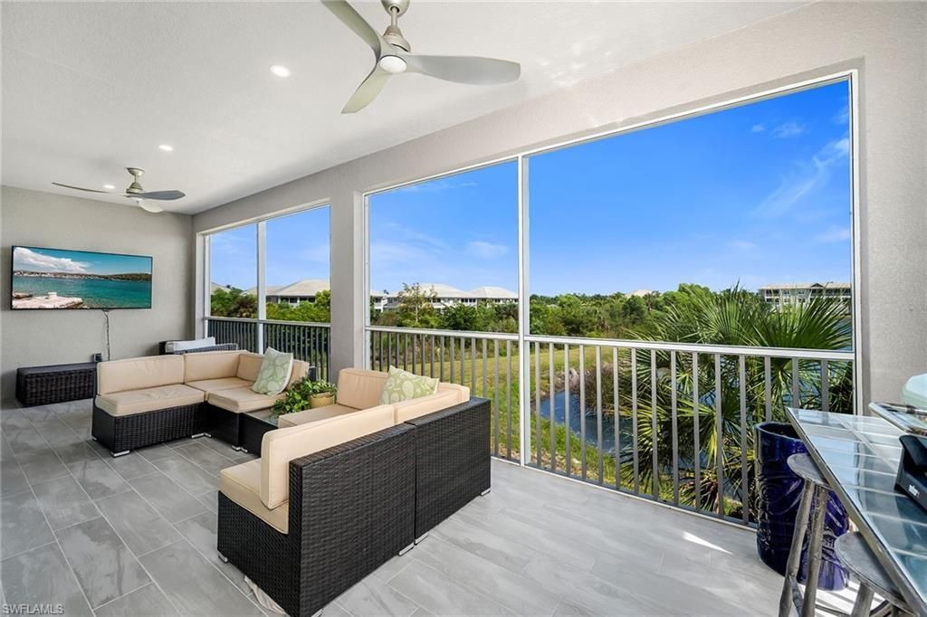 257 Indies Dr E, Unit 202, Naples, FL 34114 Photo