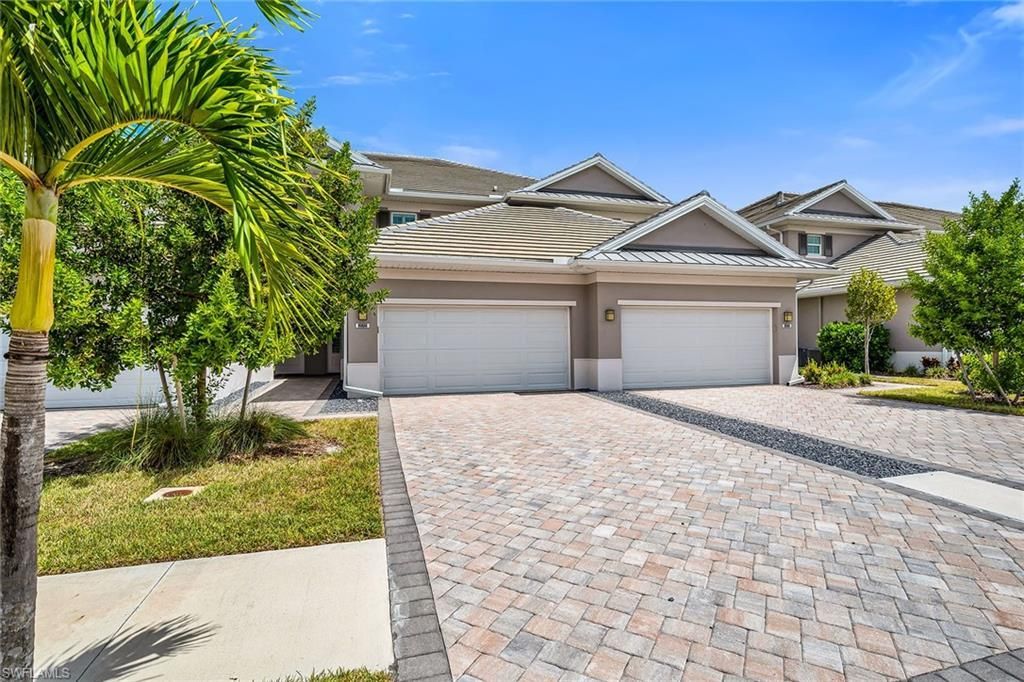257 Indies Dr E, Unit 202, Naples, FL 34114 Photo