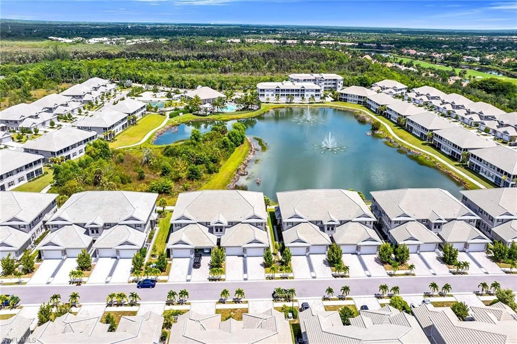 257 Indies Dr E, Unit 202, Naples, FL 34114 Photo