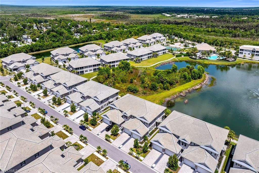 257 Indies Dr E, Unit 202, Naples, FL 34114 Photo