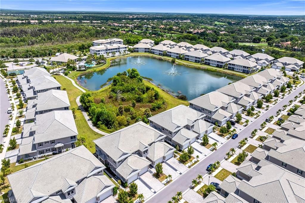 257 Indies Dr E, Unit 202, Naples, FL 34114 Photo