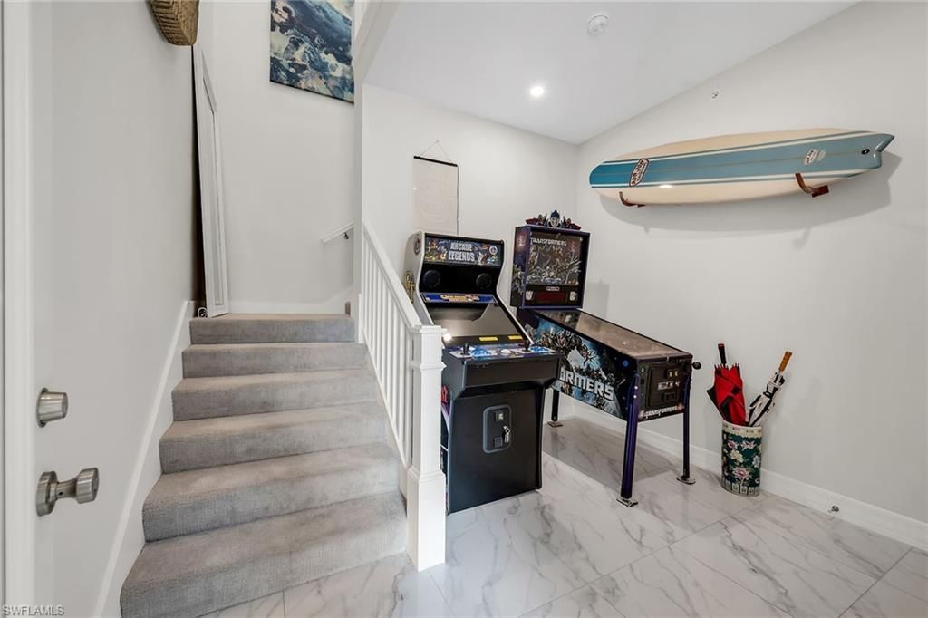 257 Indies Dr E, Unit 202, Naples, FL 34114 Photo