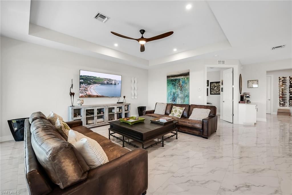 257 Indies Dr E, Unit 202, Naples, FL 34114 Photo