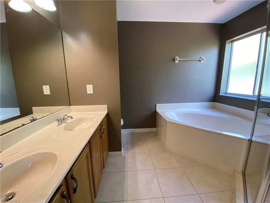 3359 Dandolo Cir, Cape Coral, FL 33909 Photo