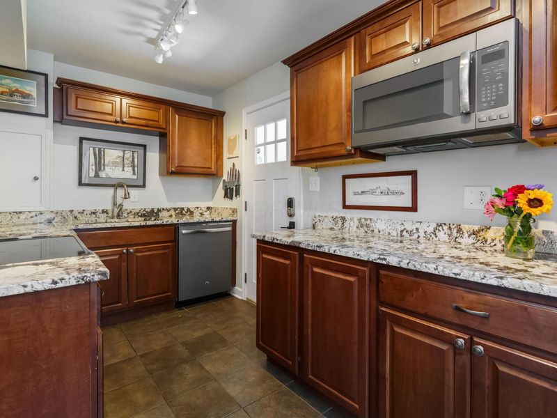 3781 Eisenhower Road, Columbus, OH 43224 Photo 12
