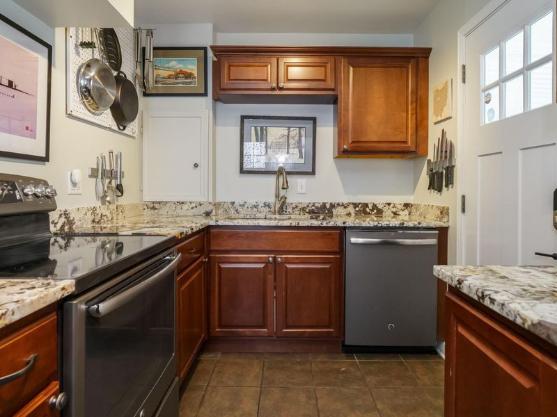 3781 Eisenhower Road, Columbus, OH 43224 Photo 13