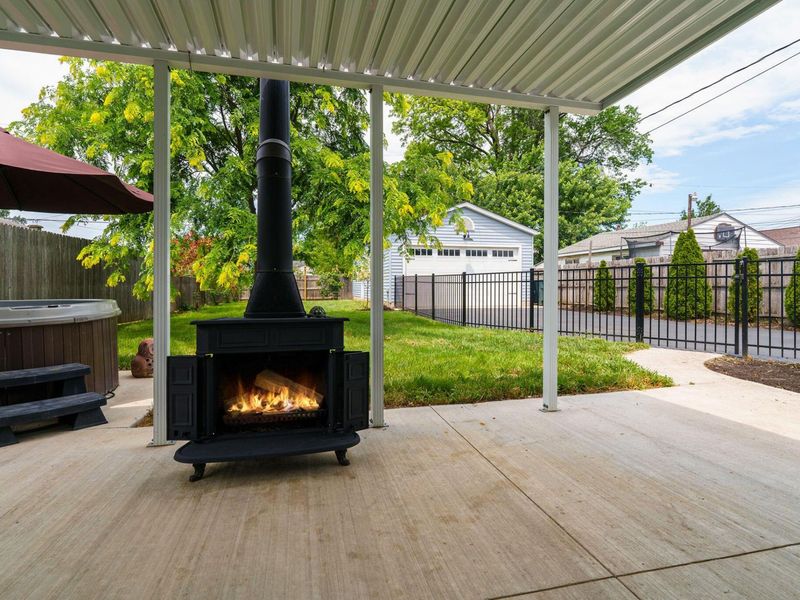 3781 Eisenhower Road, Columbus, OH 43224 Photo 2