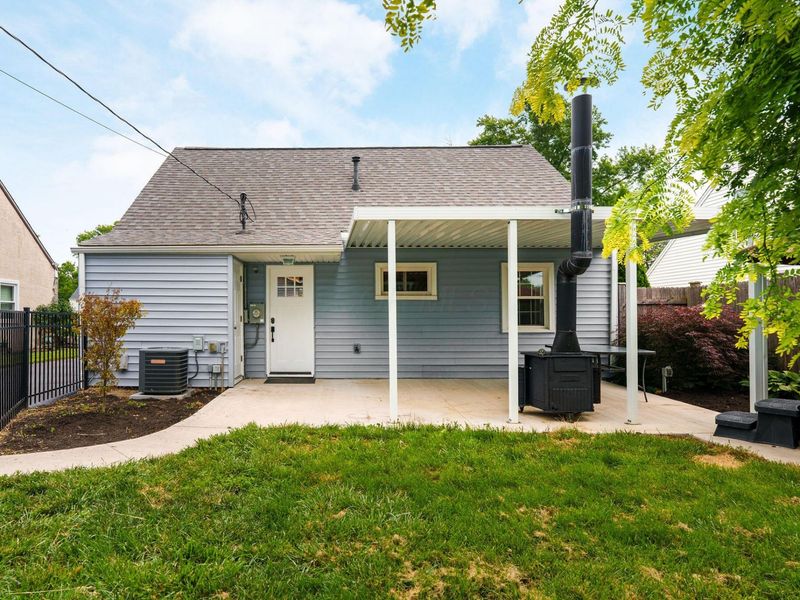 3781 Eisenhower Road, Columbus, OH 43224 Photo 3