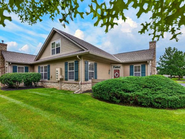7434 Falls View Circle , Delaware, OH 43015