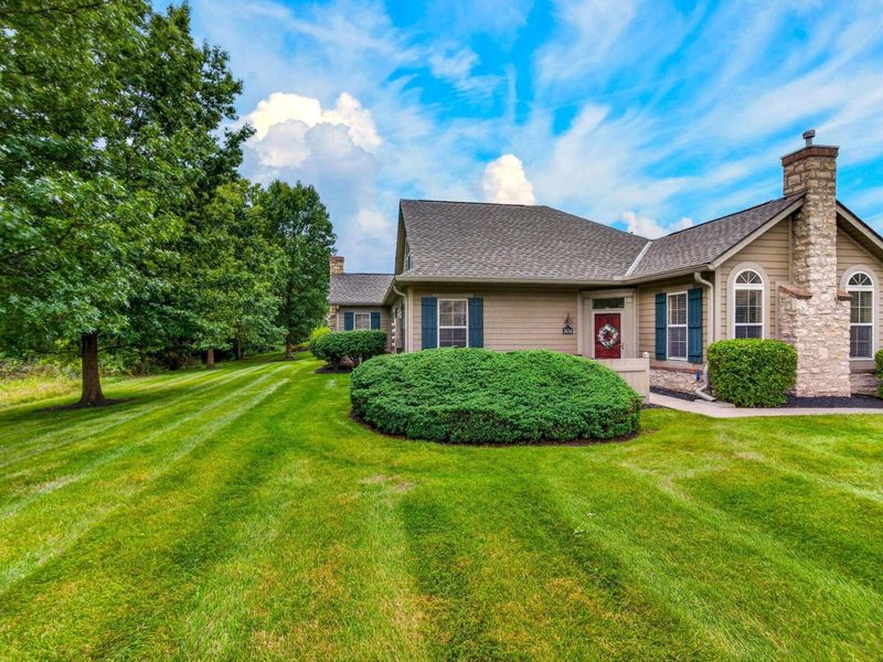 7434 Falls View Circle , Delaware, OH 43015 Photo 2