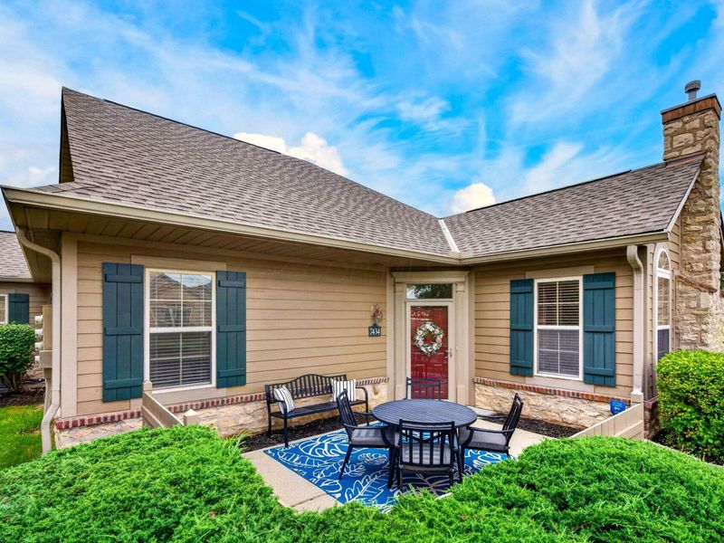 7434 Falls View Circle , Delaware, OH 43015 Photo 5