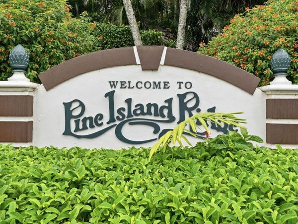 9325 Lagoon Place, Davie, FL 33324
