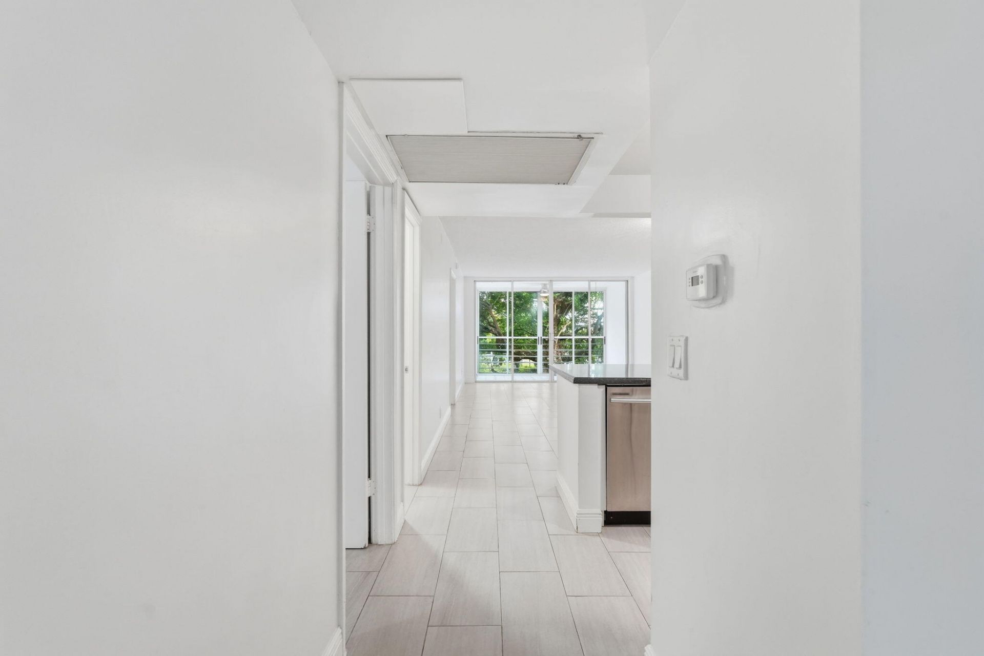 9325 Lagoon Place, Unit 405, Davie, FL 33324 Photo